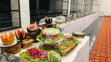 Daily continental breakfast (INR 350 per person)