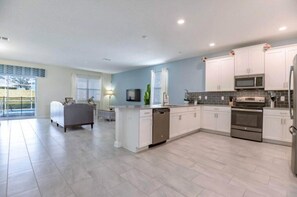 Stovetop, dishwasher, cookware/dishes/utensils