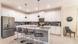 Private kitchen - Vhc8110ha - Storey Lake Resort - 6 Bed 5 Baths Villa (Kissimmee)