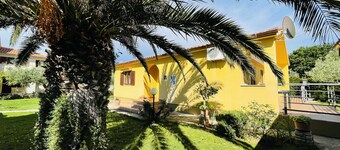 House Maria-Beautiful house with garden for 5 pearson, 10 min from the beach
