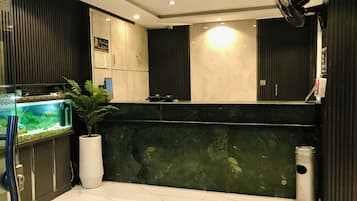 Quầy tiếp tân