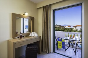 View from room - Kozanos Hotel & Suites (Zakynthos)