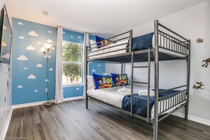 4 Schlafzimmer, individuell dekoriert, individuell eingerichtet