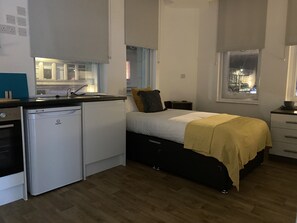Premium Double Room | Premium bedding, individually decorated, individually furnished, desk - Ps Apartments (Southampton)