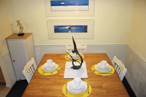 Stovetop, dishwasher, cookware/dishes/utensils - Aco8049ha - Runaway Beach Club - 2 Bed 2 Baths Apartment (Orlando)