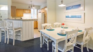 Stovetop, dishwasher, cookware/dishes/utensils - Aco7954ha - Runaway Beach Club - 2 Bed 2 Baths Apartment (Kissimmee)