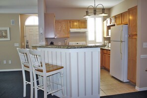 Stovetop, dishwasher, cookware/dishes/utensils