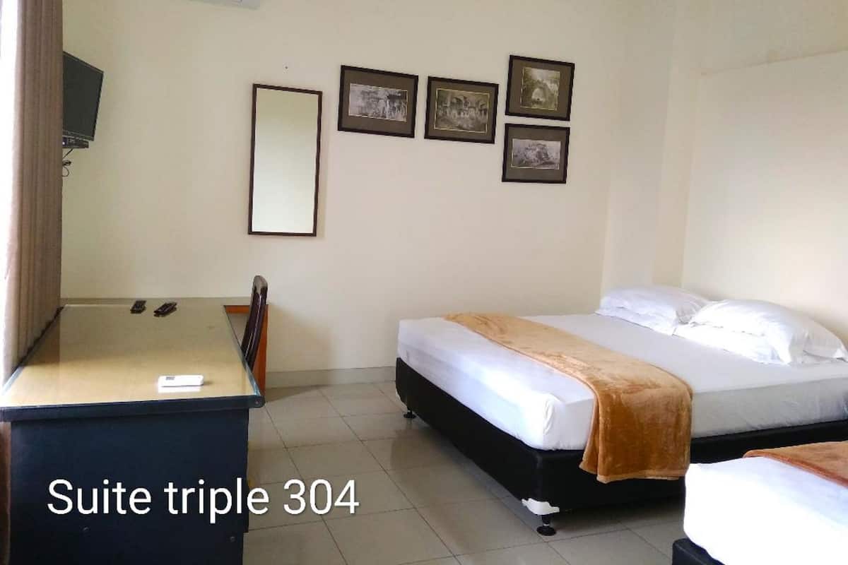 Escritorio, wifi gratis y ropa de cama