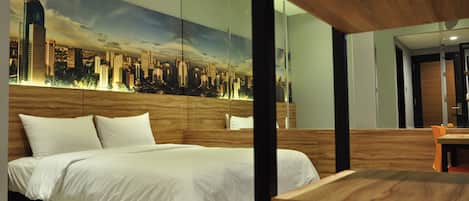 Deluxe-Doppelzimmer | Zimmersafe, Schreibtisch, kostenloses WLAN, Bettwäsche