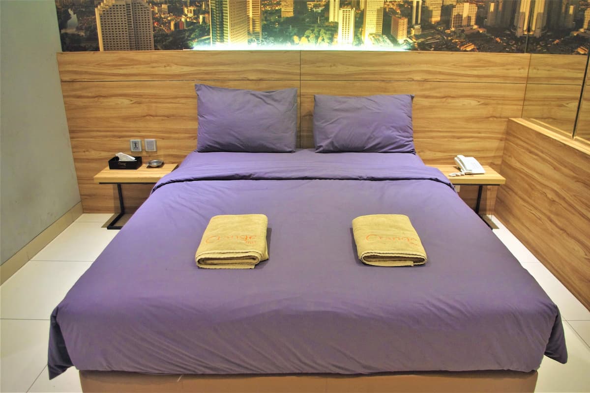 In-room safe, desk, free WiFi, bed sheets