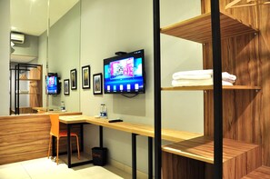 Deluxe Double Room - Orange Inn Hotel Mangga Besar (Jakarta)