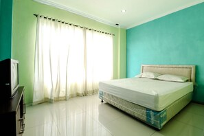 Superior Double Room | Free WiFi - Graha LPP Pramindo Inn (Berbah)