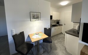 Kühlschrank, Ofen, Herdplatte, Geschirrspüler