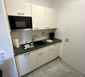 Kühlschrank, Ofen, Herdplatte, Geschirrspüler