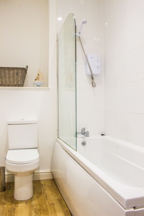 Apartment, 1 Bedroom | Bathroom - St Swithins (Worcester)