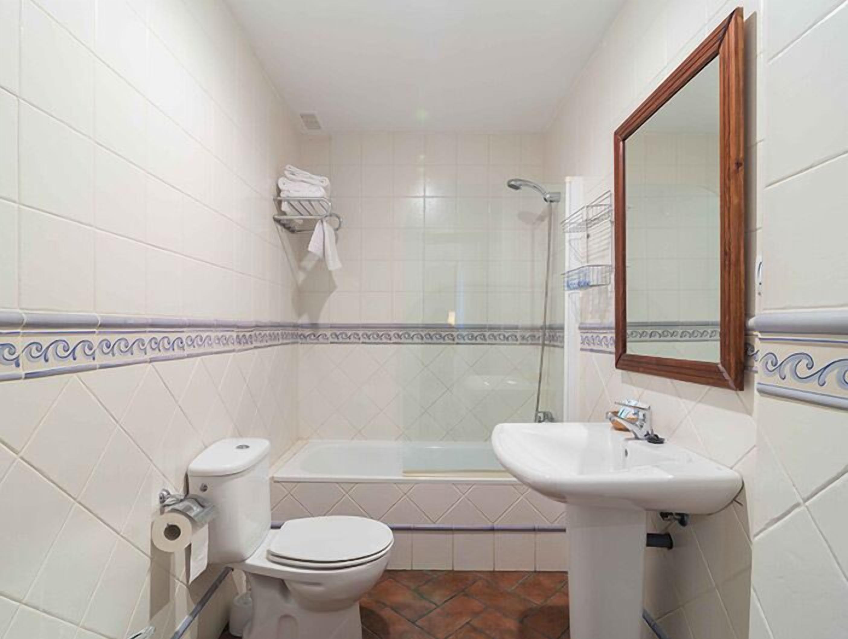 double or twin room | bathroom | bathtub, free toiletries, hair dryer, bidet