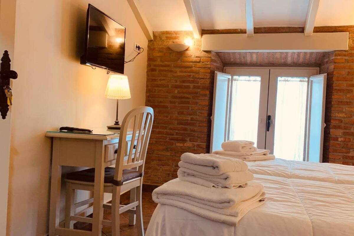 desk, cots/infant beds, free wifi, bed sheets