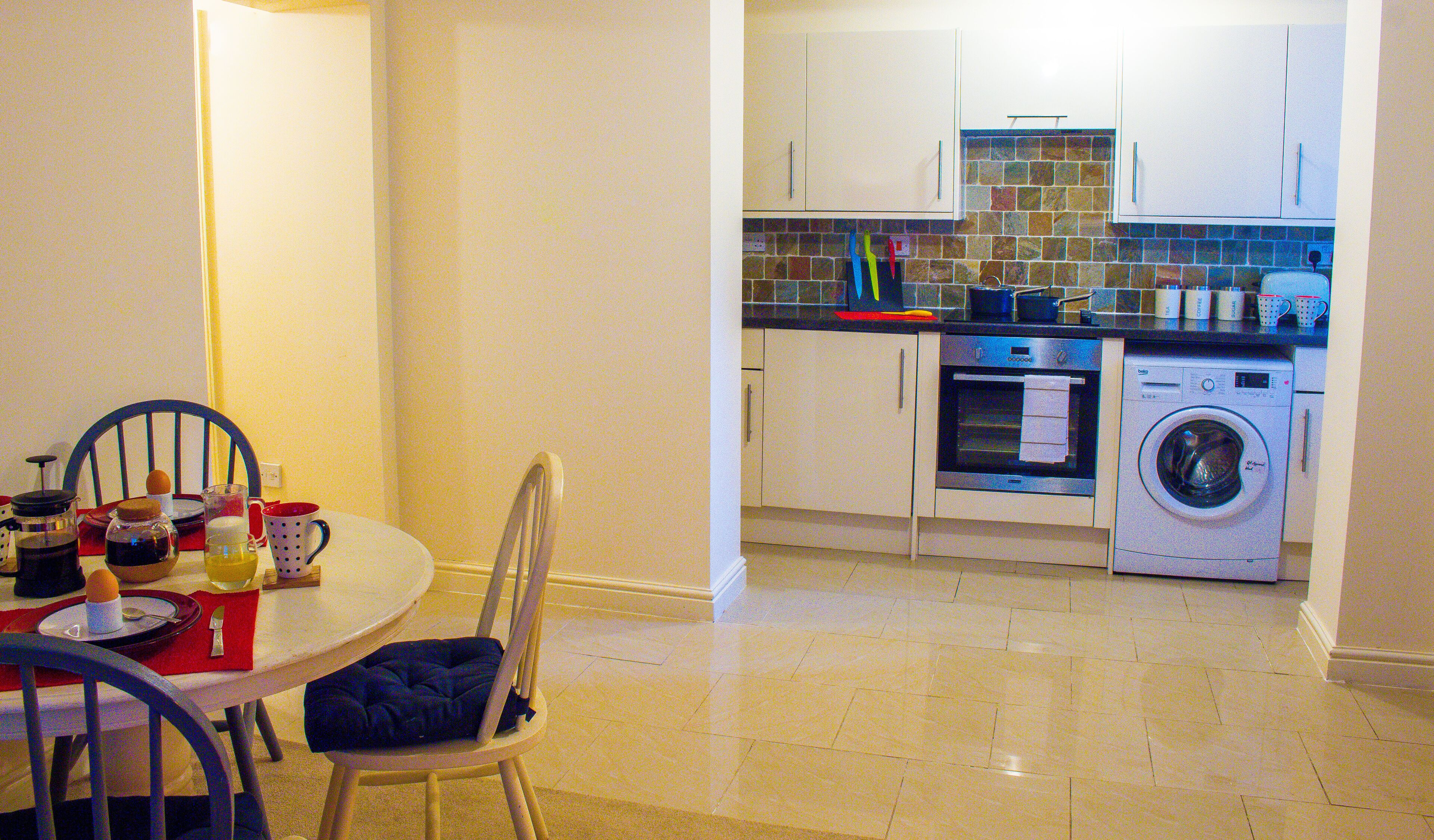 Apartment, 1 Bedroom | Private kitchen | Fridge, microwave, oven, stovetop