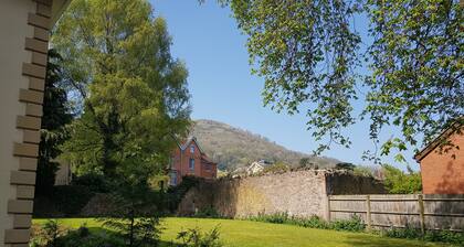 Hillbrook House Apartment 9