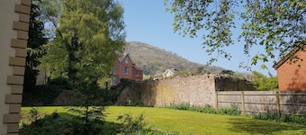 Hillbrook House Apartment 9