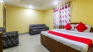 Deluxe Double Room | In-room safe, WiFi (free) - Hotel Silicon (Tezpur)