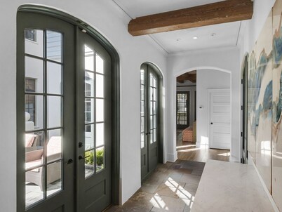 ¡¡Nuevo listado!!Estilo europeo Minutos de encanto a la playa / centro de la ciudad 4 bicicletas