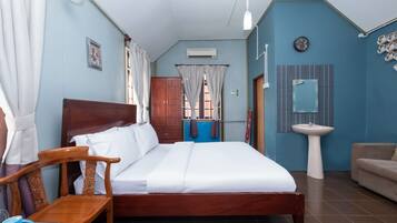 Deluxe Double Room, 1 Queen Bed | 1 bedroom, desk, laptop workspace, free WiFi