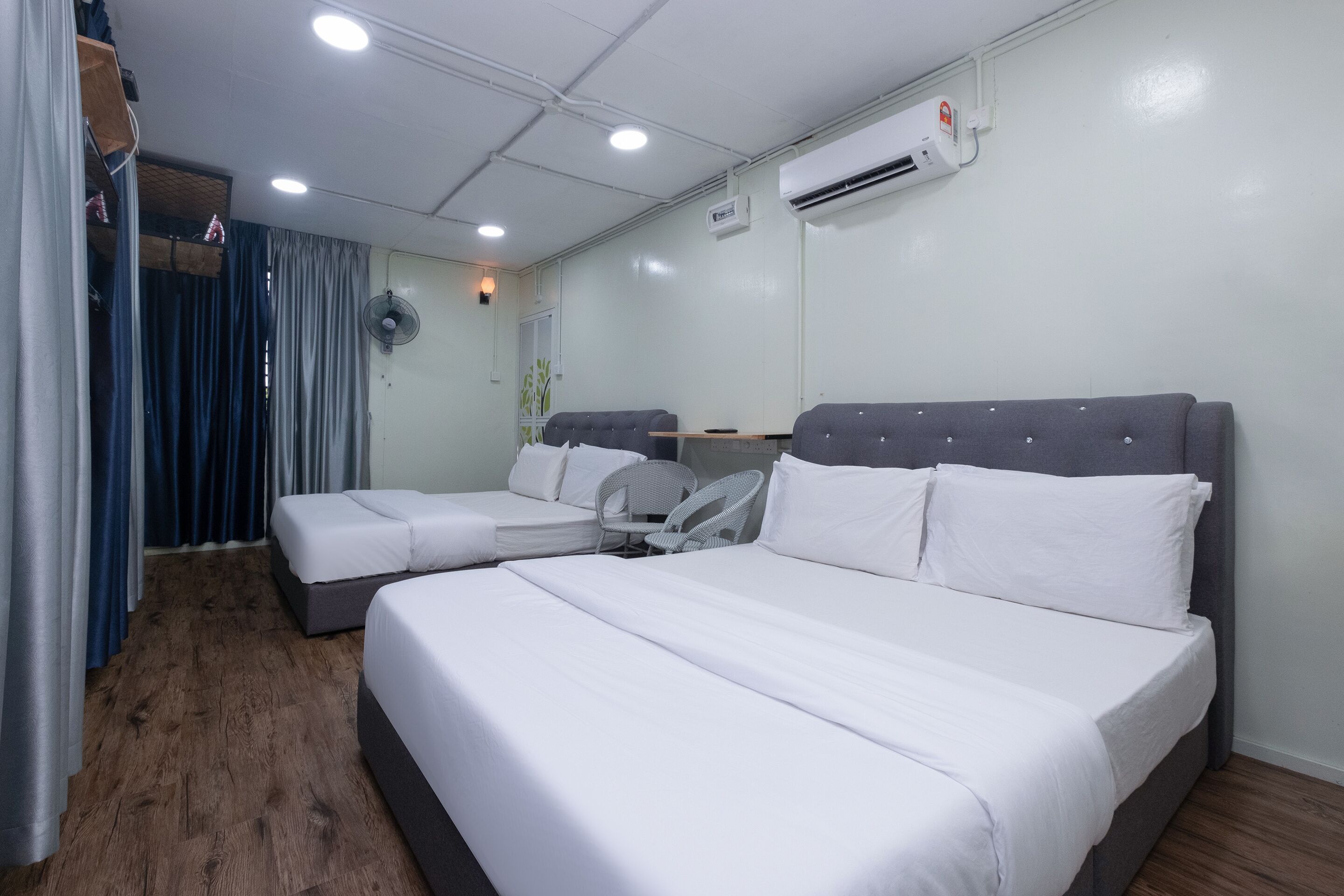 Suite familiar | Escritorio, espacio para trabajar con laptop y wifi gratis 