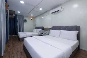 Bureau, espace de travail pour ordinateur portable, Wi-Fi gratuit