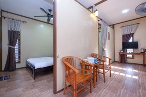 ห้องพรีเมียมสวีท | 1 ห้องนอน, โต๊ะทำงาน, พื้นที่ทำงานแบบใช้แล็ปท็อป, Wi-Fi ฟรี