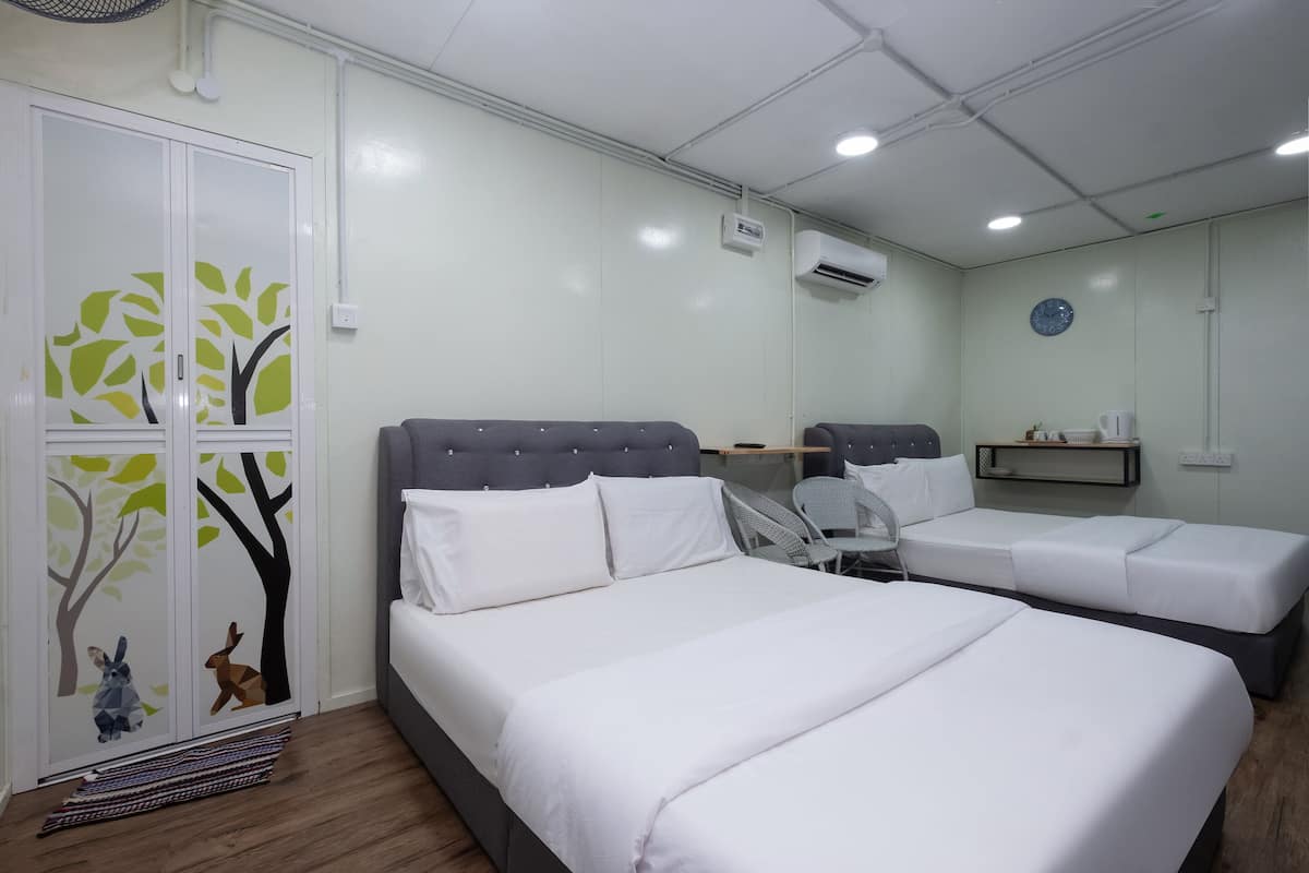 1 Schlafzimmer, Schreibtisch, laptopgeeigneter Arbeitsplatz