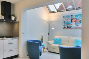 Televisión y chimenea 