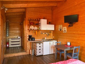 Stovetop, coffee/tea maker, electric kettle, toaster