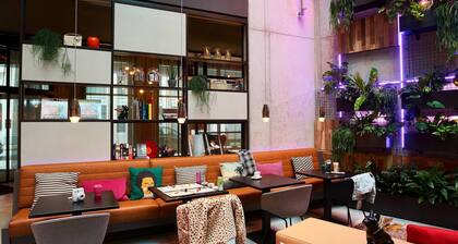 Moxy Brussels City Center