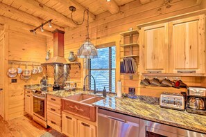 Fridge, microwave, stovetop, dishwasher - Luxury Mountain Cabin w/ Furnished Deck + Views! (Mount Lemmon)