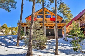 Exterior - Luxury Mountain Cabin w/ Furnished Deck + Views! (Mount Lemmon)
