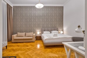 Apartment (1) | Desk, iron/ironing board, free WiFi, bed sheets - Rustaveli N26 Apartments (Tbilisi)