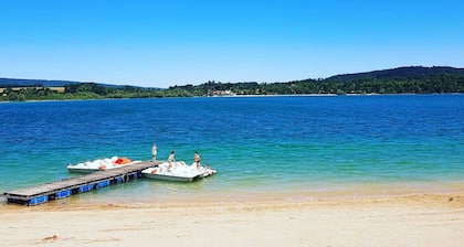 Gîte CASCADE au lac de Chalain: gîte 3* type chalet 5min à pied de la plage