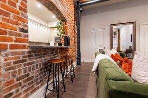 Fernseher, Stereoanlage