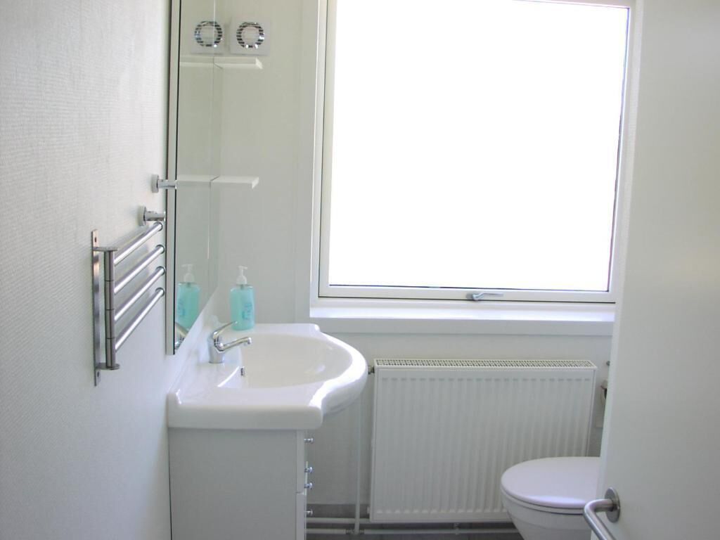 Dusj, toalettartikler (inkludert), hårføner og håndklær