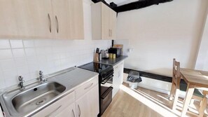 Leilighet | Eget kjøkken | Kjøleskap, mikrobølgeovn, ovn og kokeplater