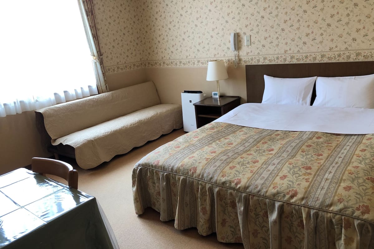 large double room with sofa bed, non smoking (annex, 2nd floor) 303 | free wifi, bed sheets