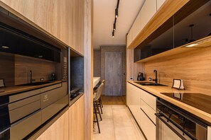 高級公寓 | 私人廚房 | 雪櫃、微波爐、爐具、特濃咖啡機