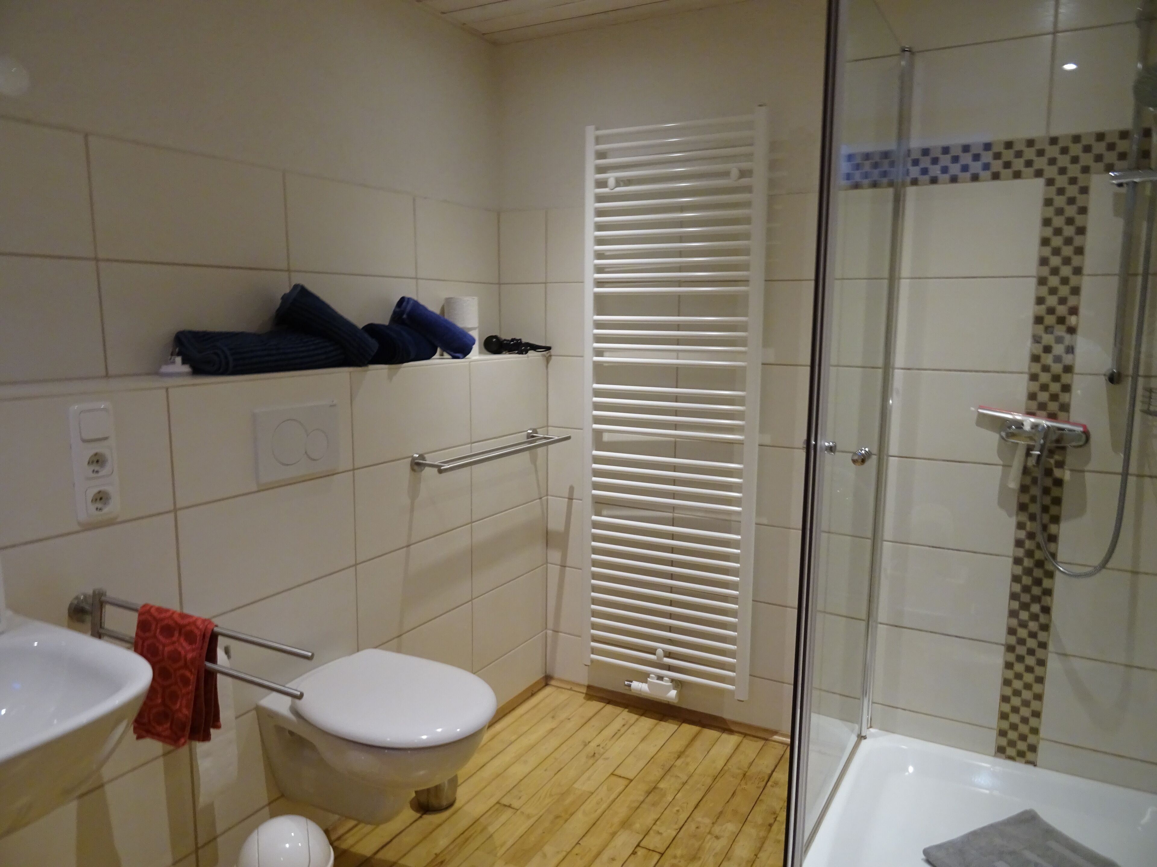 Family Apartment | Bathroom | Shower, towels