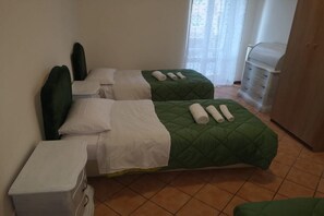 8 bedrooms - House of Gemini - Entire property  (Foligno)
