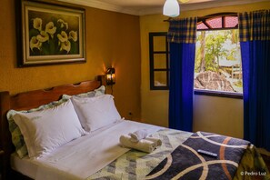 Minibar y ropa de cama