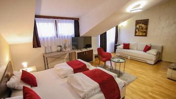 Quadruple Room (Superior) | Minibar, soundproofing, free WiFi