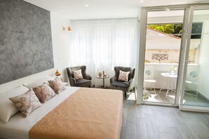 Decoración personalizada, escritorio y sistema de insonorización 