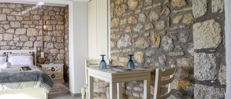 Studio | Iron/ironing board, rollaway beds, free WiFi, bed sheets