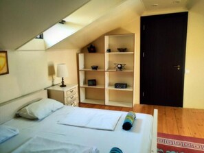 Iron/ironing board, free WiFi, bed sheets